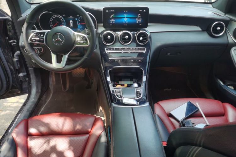 Used Mercedes-Benz GLC Coupe 2020 GLC 260 4MATIC Coupe SUV Center Console