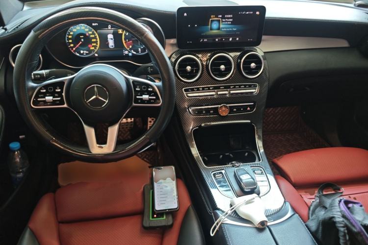Used Mercedes-Benz GLC Coupe 2020 GLC 260 4MATIC Coupe SUV Center Console