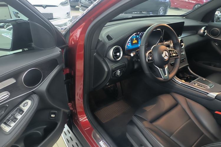 Used Mercedes-Benz GLC Coupe 2020 GLC 300 4MATIC Coupe SUV Driver Seat