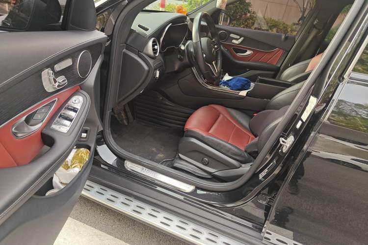 Used Mercedes-Benz GLC Coupe 2020 GLC 300 4MATIC Coupe SUV Driver Seat