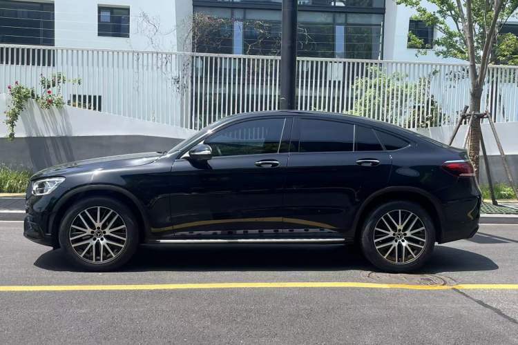 Used Mercedes-Benz GLC Coupe 2020 GLC 300 4MATIC Coupe SUV Exterior 2