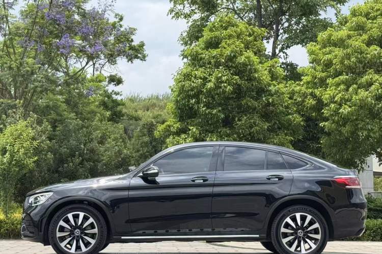 Used Mercedes-Benz GLC Coupe 2020 GLC 260 4MATIC Coupe SUV Exterior 3