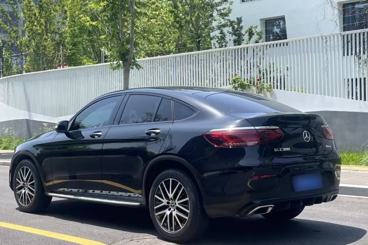 Used Mercedes-Benz GLC Coupe 2020 GLC 300 4MATIC Coupe SUV Exterior 3