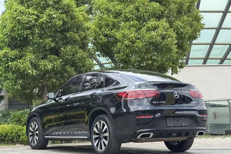 Used Mercedes-Benz GLC Coupe 2020 GLC 260 4MATIC Coupe SUV Exterior 4