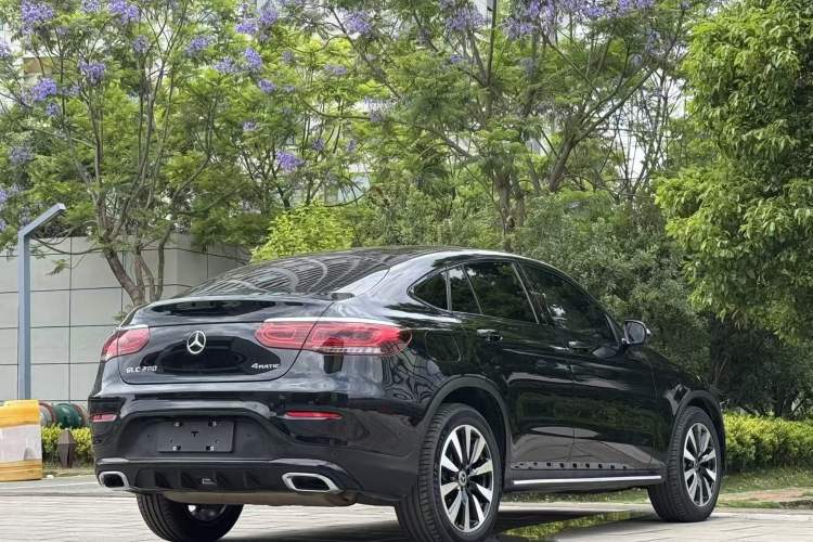 Used Mercedes-Benz GLC Coupe 2020 GLC 260 4MATIC Coupe SUV Exterior 6