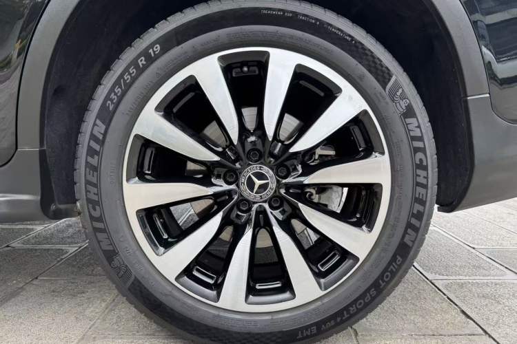 Used Mercedes-Benz GLC Coupe 2020 GLC 260 4MATIC Coupe SUV Exterior 8