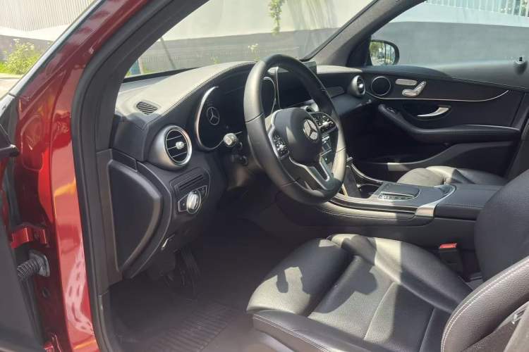 Used Mercedes-Benz GLC Coupe 2020 GLC 300 4MATIC Coupe SUV Interior 3