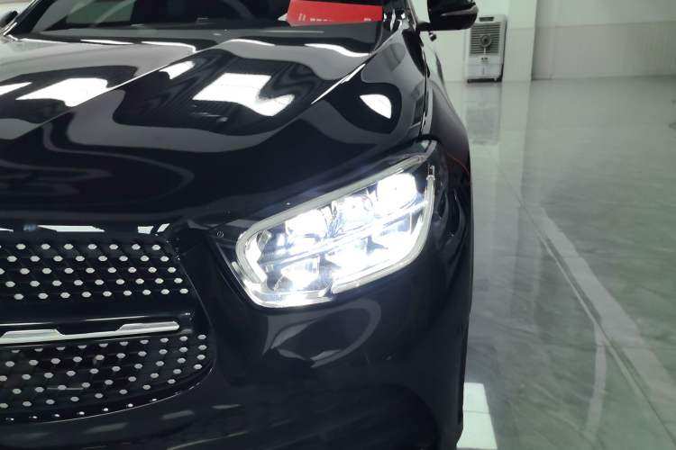 Used Mercedes-Benz GLC Coupe 2020 GLC 260 4MATIC Coupe SUV Left Front Headlight