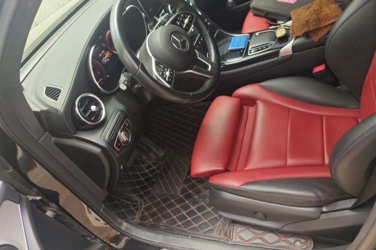 Used Mercedes-Benz GLC Coupe 2020 GLC 260 4MATIC Coupe SUV Left Front Seat