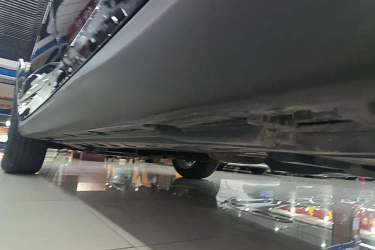 Used Mercedes-Benz GLC Coupe 2020 GLC 260 4MATIC Coupe SUV Left Side Sill