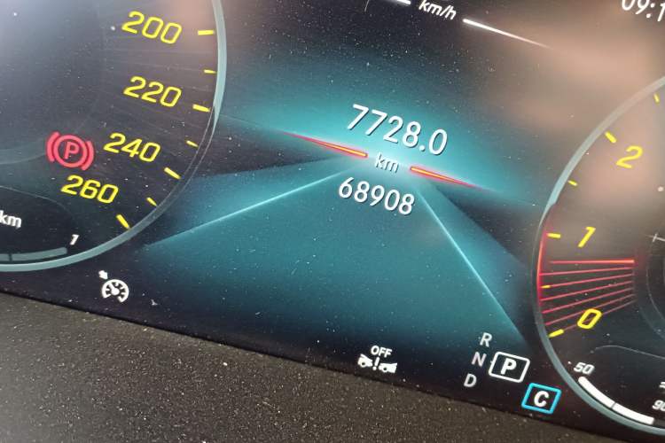 Used Mercedes-Benz GLC Coupe 2020 GLC 260 4MATIC Coupe SUV Odometer Close Up