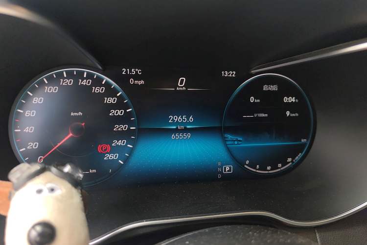 Used Mercedes-Benz GLC Coupe 2020 GLC 260 4MATIC Coupe SUV Odometer Close Up