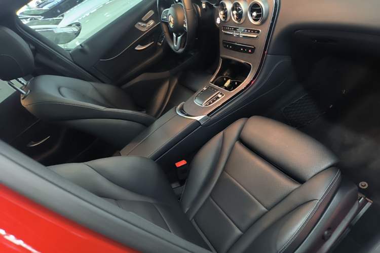 Used Mercedes-Benz GLC Coupe 2020 GLC 300 4MATIC Coupe SUV Right Front Seat