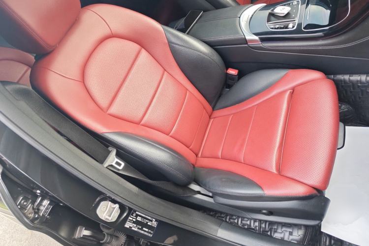 Used Mercedes-Benz GLC Coupe 2020 GLC 260 4MATIC Coupe SUV Right Front Seat