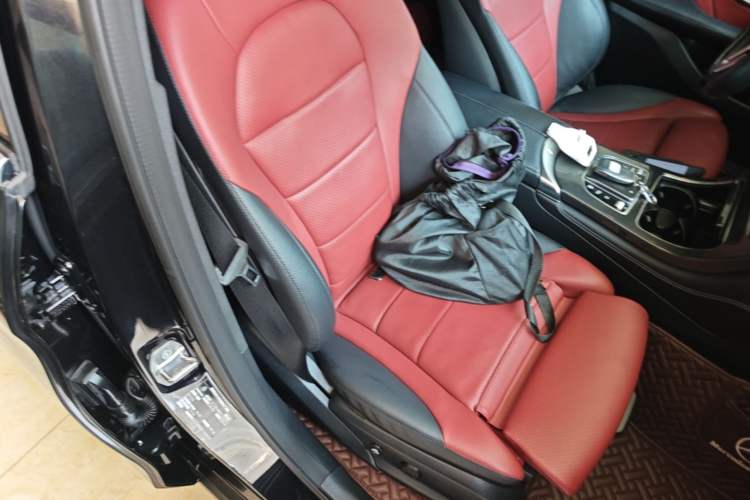 Used Mercedes-Benz GLC Coupe 2020 GLC 260 4MATIC Coupe SUV Right Front Seat