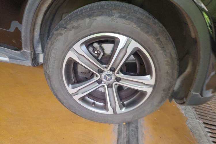 Used Mercedes-Benz GLC Coupe  Right Front Wheel Hub