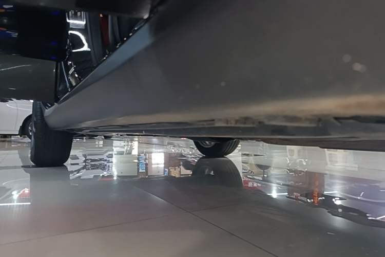 Used Mercedes-Benz GLC Coupe 2020 GLC 260 4MATIC Coupe SUV Right Side Sill