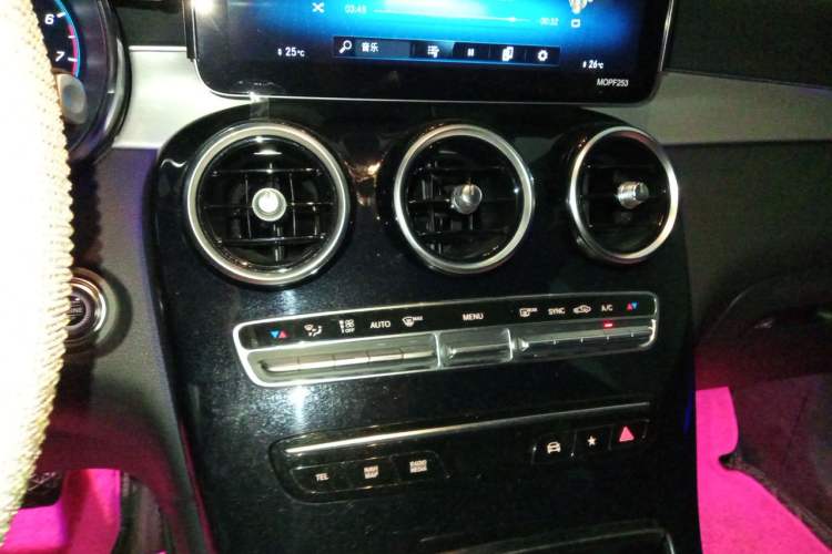 Used Mercedes-Benz GLC Coupe 2020 GLC 260 4MATIC Coupe SUV Audio And AC Panel