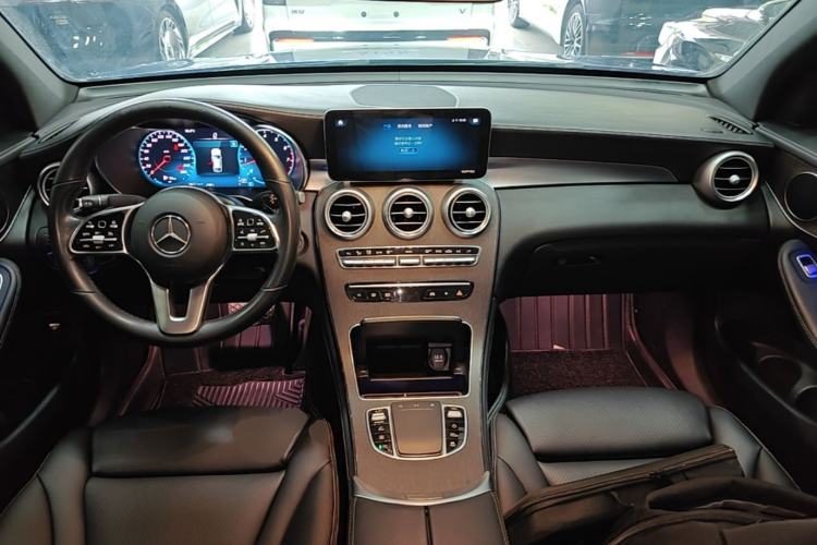 Used Mercedes-Benz GLC Coupe 2020 GLC 300 4MATIC Coupe SUV Center Console