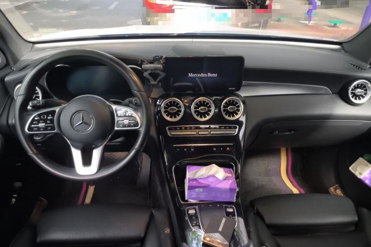 Used Mercedes-Benz GLC Coupe 2020 GLC 260 4MATIC Coupe SUV Center Console