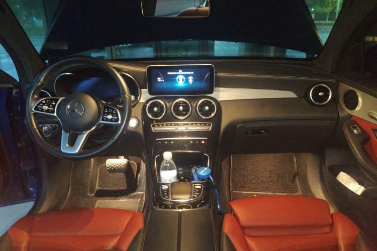 Used Mercedes-Benz GLC Coupe 2020 GLC 260 4MATIC Coupe SUV Center Console
