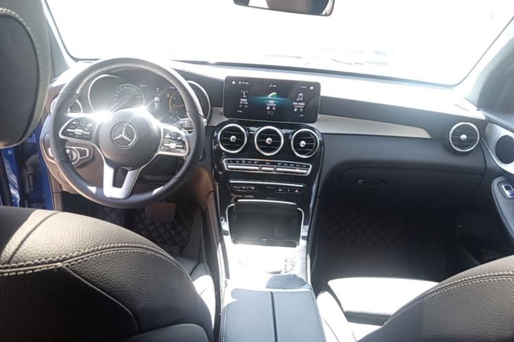 Used Mercedes-Benz GLC Coupe 2020 GLC 260 4MATIC Coupe SUV Center Console