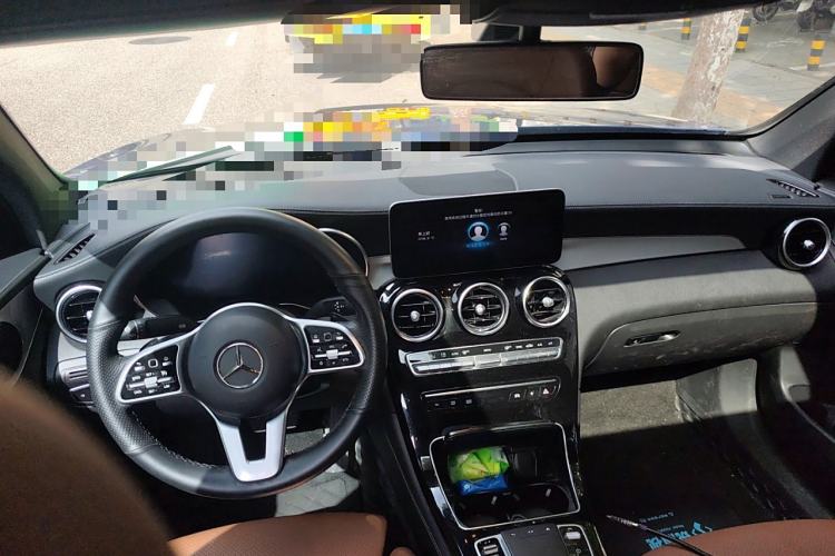 Used Mercedes-Benz GLC Coupe 2020 GLC 260 4MATIC Coupe SUV Center Console