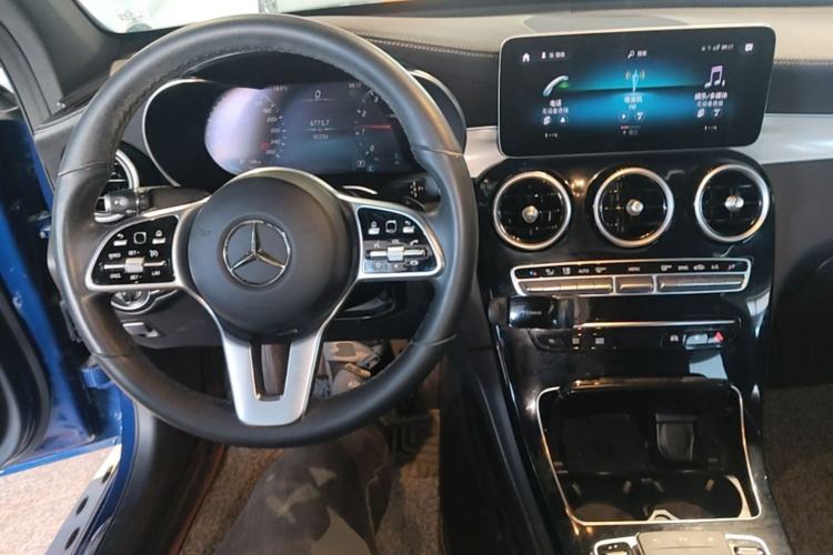 Used Mercedes-Benz GLC Coupe 2020 GLC 260 4MATIC Coupe SUV Center Console