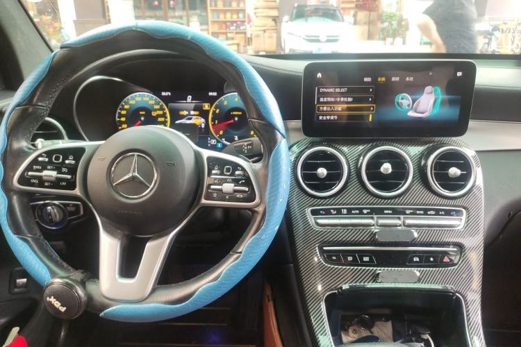 Used Mercedes-Benz GLC Coupe 2020 GLC 260 4MATIC Coupe SUV Center Console