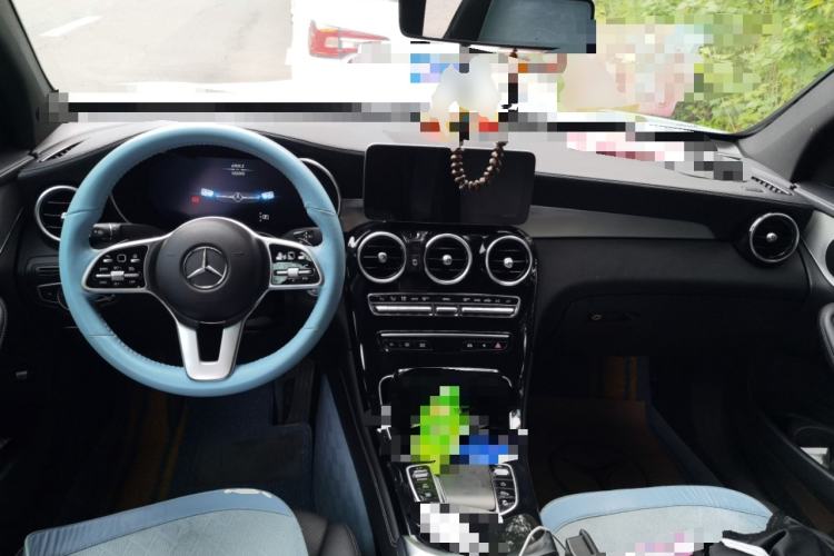 Used Mercedes-Benz GLC Coupe 2020 GLC 260 4MATIC Coupe SUV Center Console