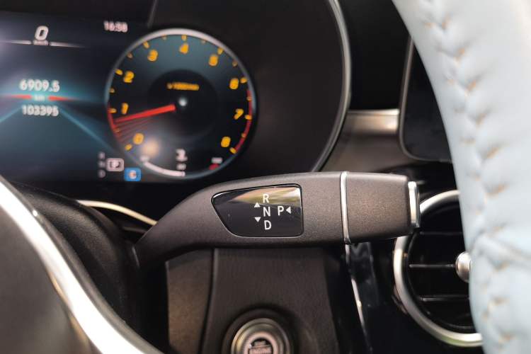 Used Mercedes-Benz GLC Coupe 2020 GLC 260 4MATIC Coupe SUV Gear Lever
