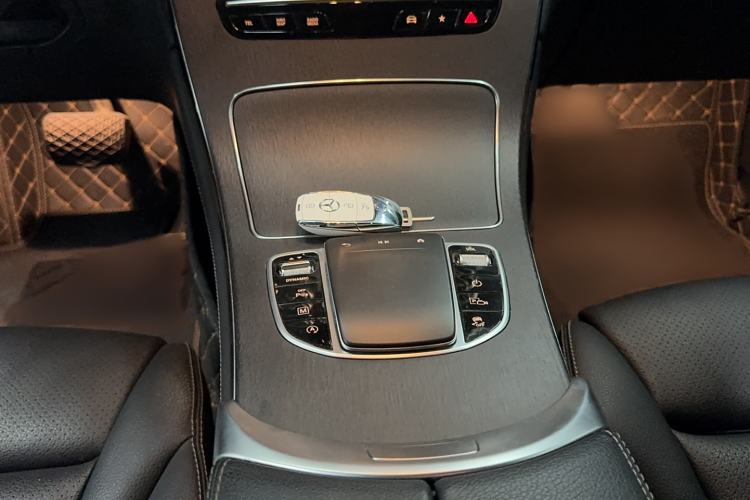 Used Mercedes-Benz GLC Coupe 2020 GLC 300 4MATIC Coupe SUV Gear Lever