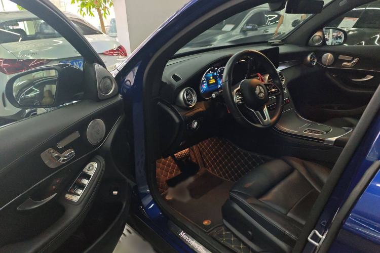Used Mercedes-Benz GLC Coupe 2020 GLC 300 4MATIC Coupe SUV Interior 2