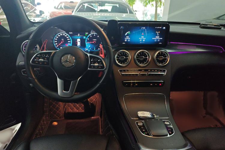 Used Mercedes-Benz GLC Coupe 2020 GLC 300 4MATIC Coupe SUV Interior 3