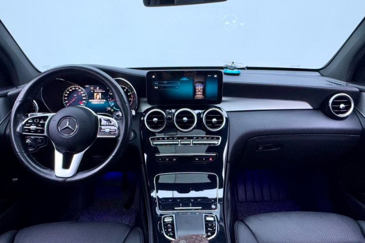 Used Mercedes-Benz GLC Coupe 2020 GLC 260 4MATIC Coupe SUV Interior 4