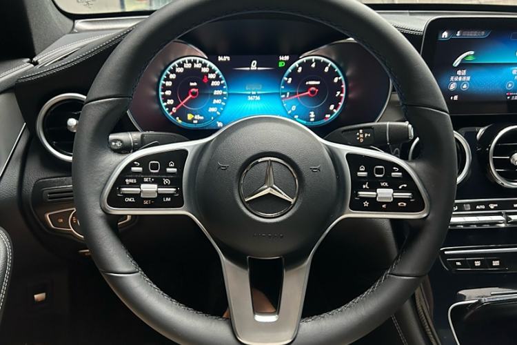 Used Mercedes-Benz GLC Coupe 2020 GLC 260 4MATIC Coupe SUV Interior 4