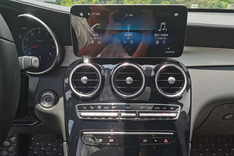 Used Mercedes-Benz GLC Coupe 2020 GLC 260 4MATIC Coupe SUV Interior 5