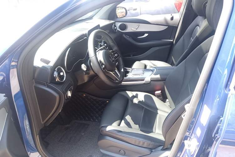 Used Mercedes-Benz GLC Coupe 2020 GLC 260 4MATIC Coupe SUV Left Front Seat