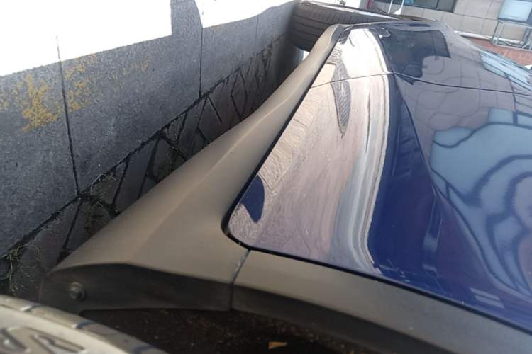 Used Mercedes-Benz GLC Coupe 2020 GLC 260 4MATIC Coupe SUV Left Side Sill