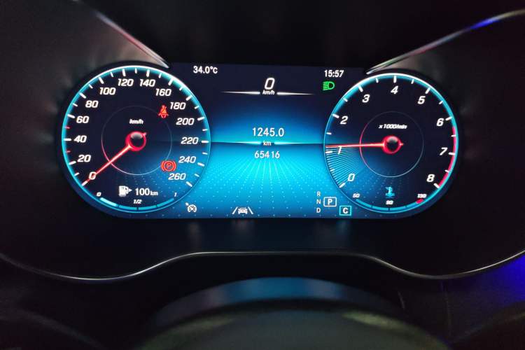 Used Mercedes-Benz GLC Coupe 2020 GLC 300 4MATIC Coupe SUV Odometer Close Up