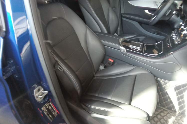 Used Mercedes-Benz GLC Coupe 2020 GLC 260 4MATIC Coupe SUV Right Front Seat