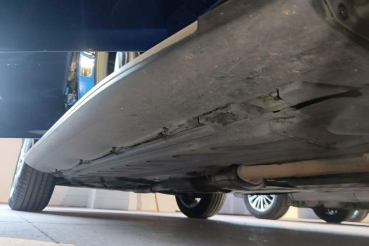 Used Mercedes-Benz GLC Coupe 2020 GLC 260 4MATIC Coupe SUV Right Side Sill
