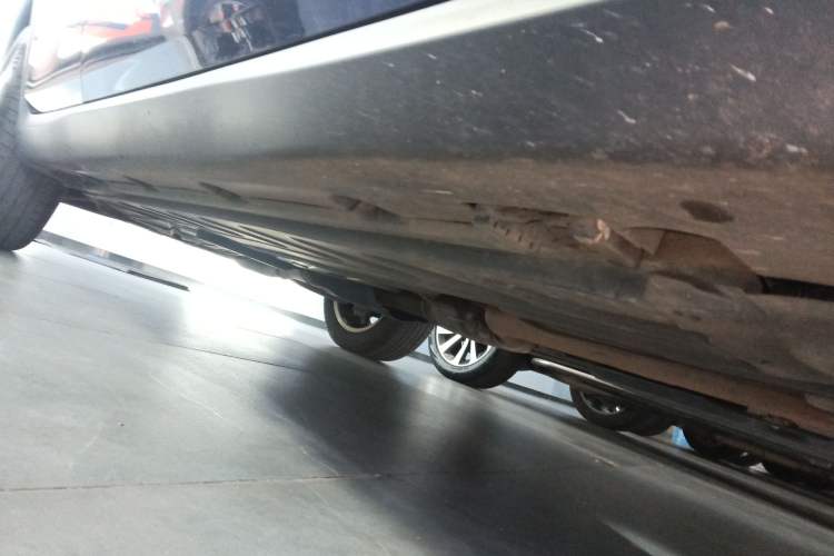 Used Mercedes-Benz GLC Coupe 2020 GLC 260 4MATIC Coupe SUV Right Side Sill