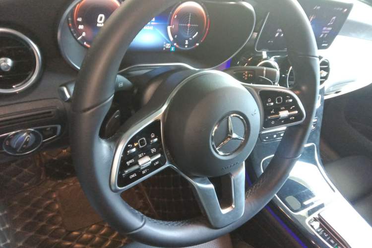 Used Mercedes-Benz GLC Coupe 2020 GLC 260 4MATIC Coupe SUV Steering Wheel