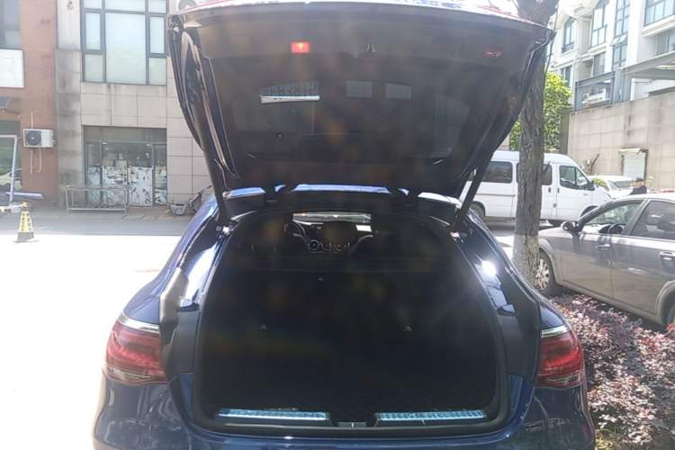 Used Mercedes-Benz GLC Coupe 2020 GLC 260 4MATIC Coupe SUV Trunk