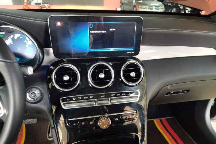 Used Mercedes-Benz GLC Coupe 2020 GLC 260 4MATIC Coupe SUV Audio And AC Panel
