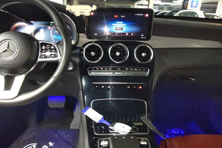 Used Mercedes-Benz GLC Coupe 2020 GLC 260 4MATIC Coupe SUV Audio And AC Panel