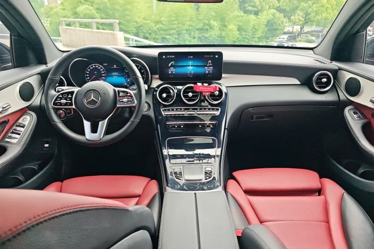 Used Mercedes-Benz GLC Coupe 2020 GLC 260 4MATIC Coupe SUV Center Console