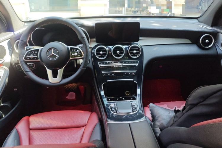 Used Mercedes-Benz GLC Coupe 2020 GLC 260 4MATIC Coupe SUV Center Console