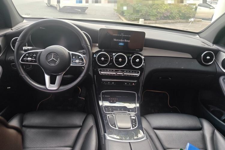 Used Mercedes-Benz GLC Coupe 2020 GLC 260 4MATIC Coupe SUV Center Console
